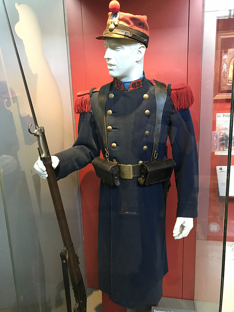 German soldier's uniform - In the  Museé de la Grande Guerre de Meaux 